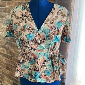 Beautiful Kimono-Style Peplum Blouse— Size Large